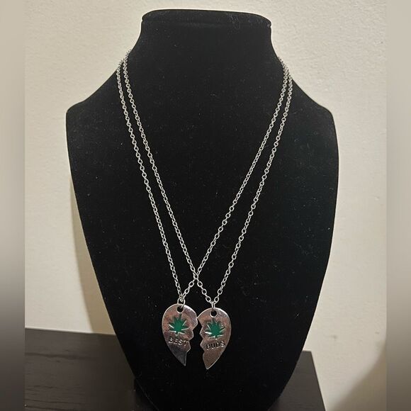 ⭐️3/$15⭐️ Best Buds Leaf Friendship Pendant Necklace - Picture 1 of 7